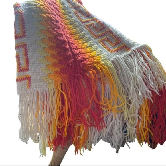 Vintage Hand Knit Hand Crafted soft Warm Fringe Crochet Blanket Throw - Picture 2 of 8